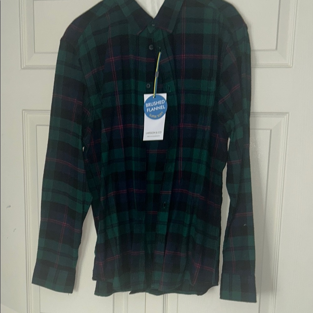 Classic Green and Black Plaid Button-Down Shirt
